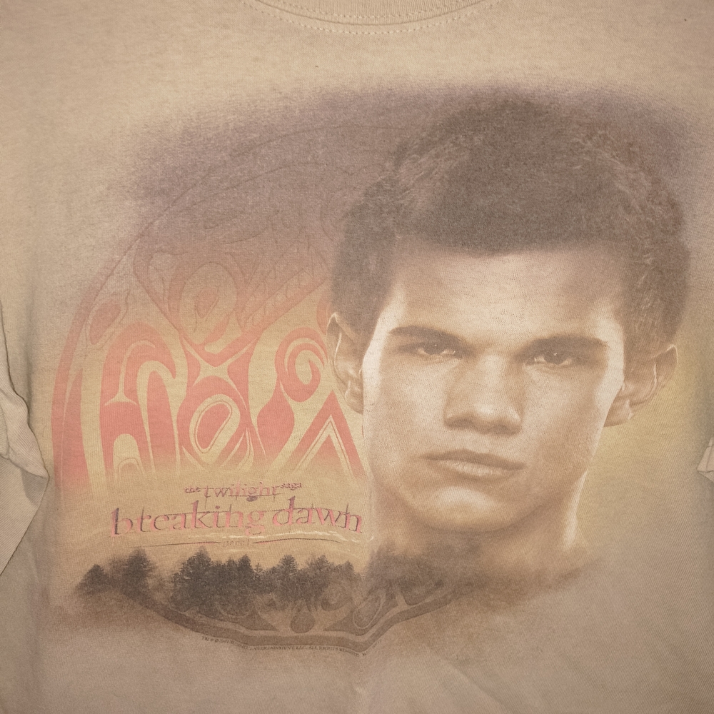Twilight Breaking Dawn Graphic Tee - Tan